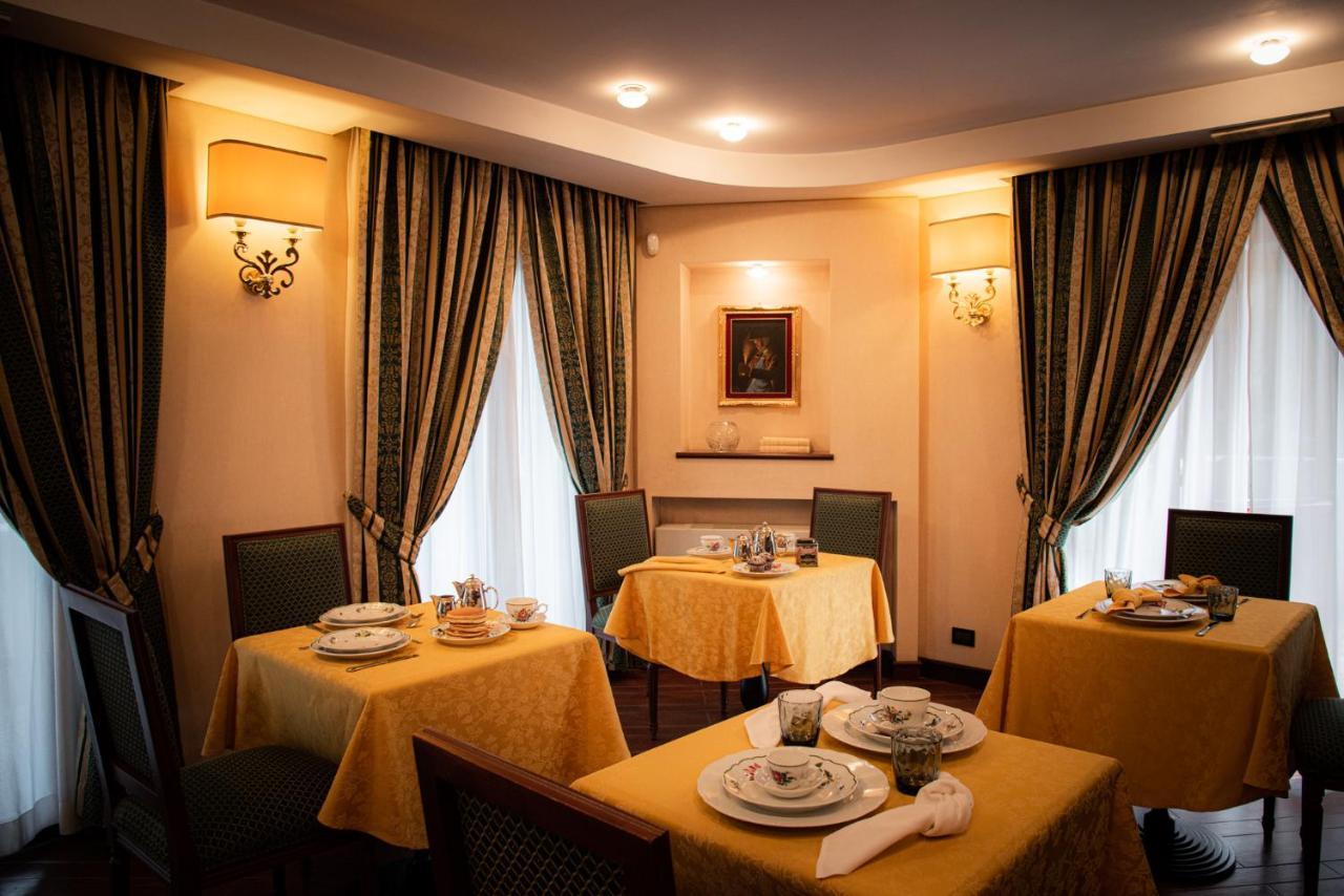 Hotel Petite Fleur Роккаразо Екстер'єр фото